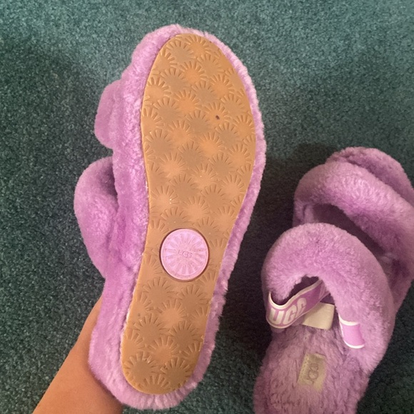 Authentic UGG SLIDES SZ 9 worn but in great shape 💜 - Picture 4 of 6